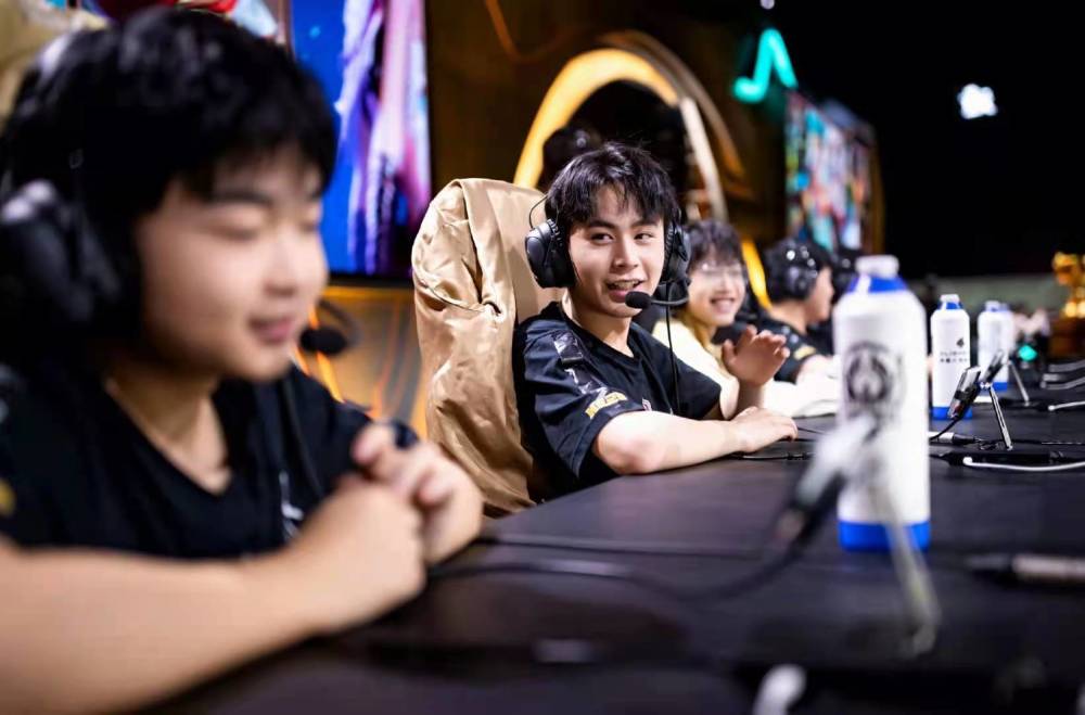 德州扑克高手越学越少（越成高手，德州扑克学得越少）